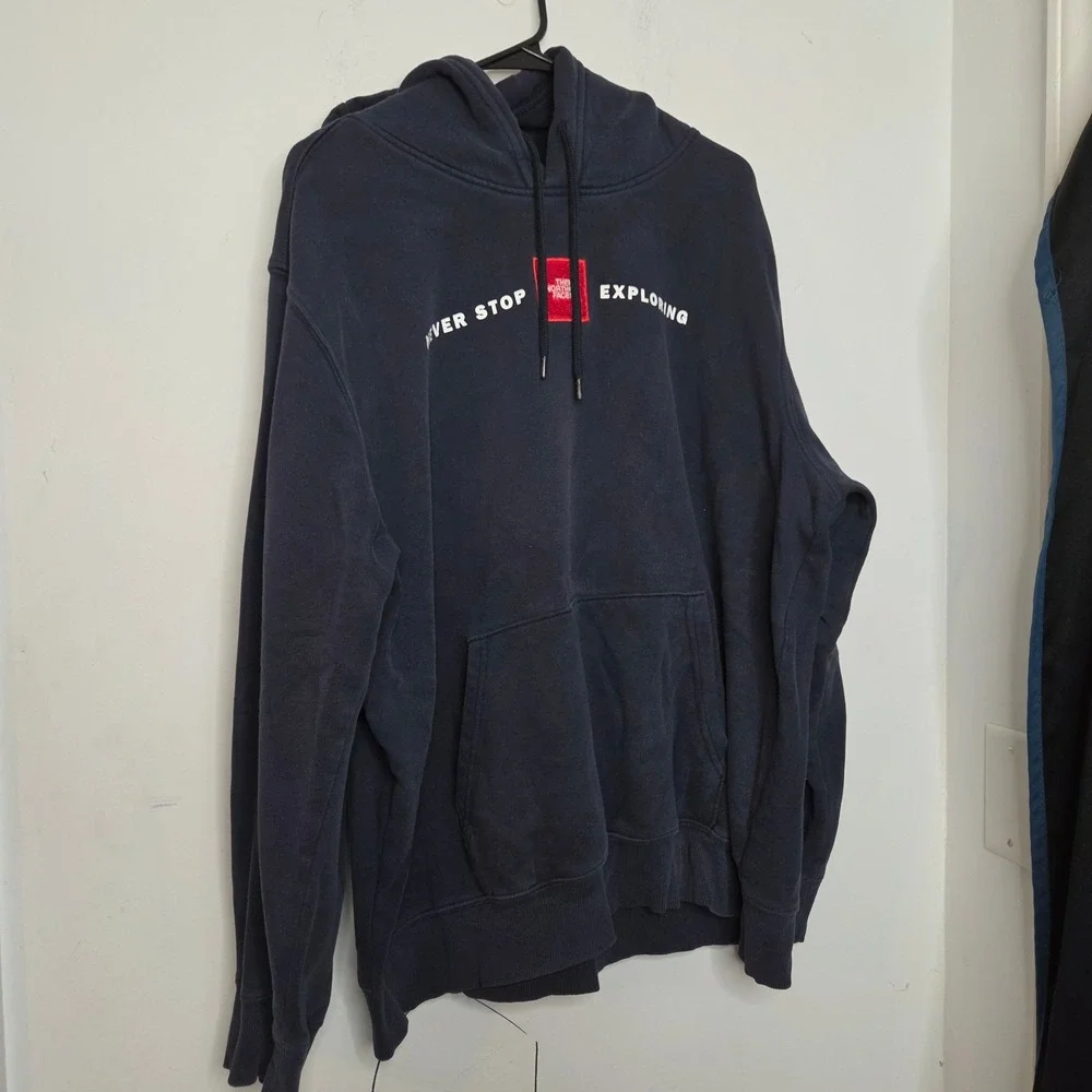The North Face Mens XL Navy Never Stop Exploring Red Box Logo Hoodie Pullover